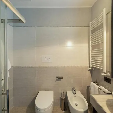 Located In The Heart Of ! Privat bolig