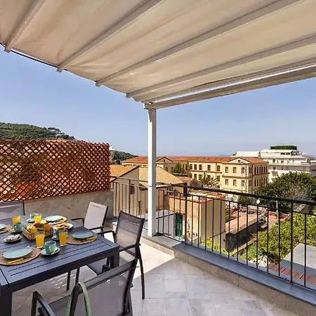 Privat bolig Located In The Heart Of ! *
